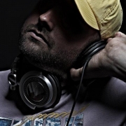 http://www.djmiller.hu/media/gallery/sajtofotok2010/Thumbnails/thumbnail_180_148347_1436296438730_1572565082_.jpg